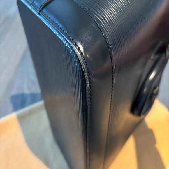 Louis Vuitton Alma PM - Picture 12 of 16